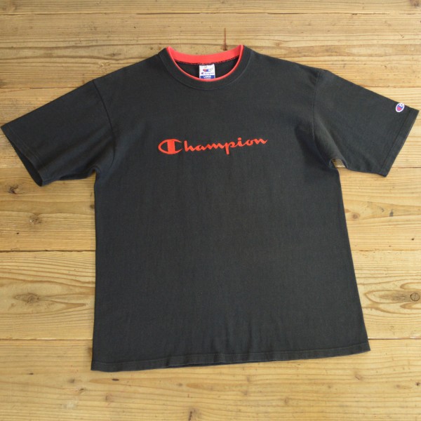 画像1: 90年代 Champion チャンピオン ロゴ 刺繍 Tシャツ USA製 【Lサイズ】 (1)